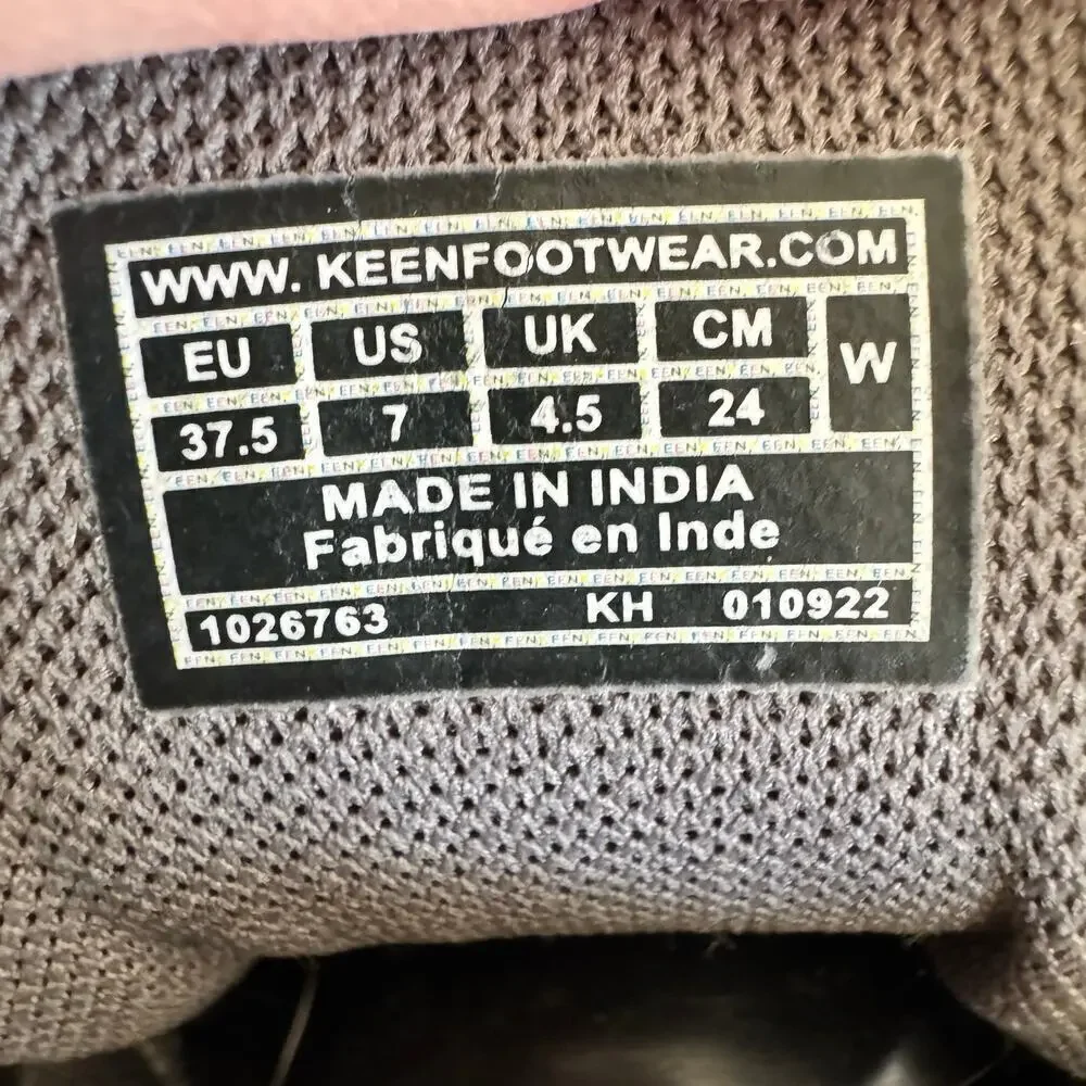 KEEN Women's Circadia Mid Waterproof Hiking Boot Gray Size 7 Gorpcore